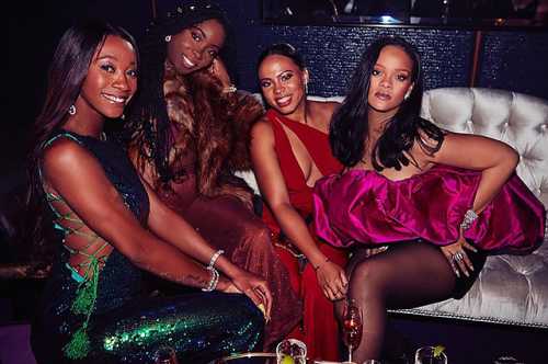 в ярком макияже и в роскошном платье: беременная меган маркл показала голливудский шик в ярком макияже и в роскошном платье: беременная меган маркл показала голливудский шик