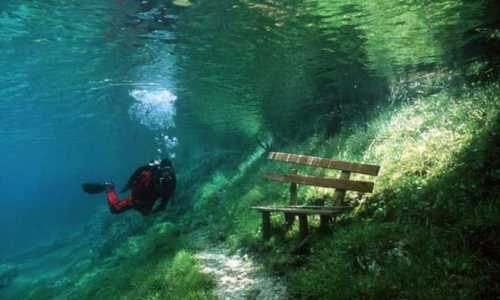 зеленое платье в пол: как правильно подобрать макияж и фасон